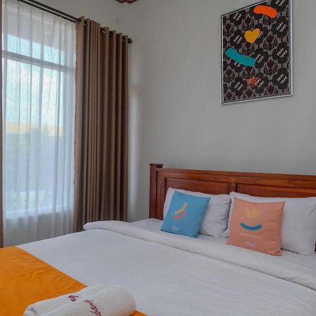 Sans Hotel Kumbang Yogyakarta By Reddoorz Eksteriør billede