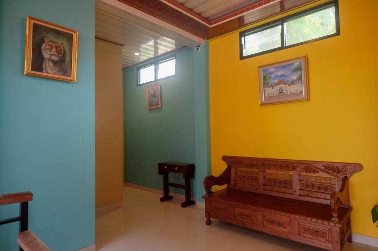 Sans Hotel Kumbang Yogyakarta By Reddoorz Eksteriør billede