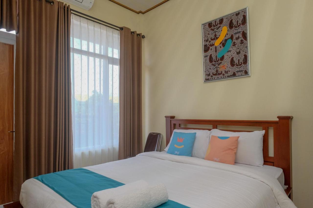 Sans Hotel Kumbang Yogyakarta By Reddoorz Eksteriør billede