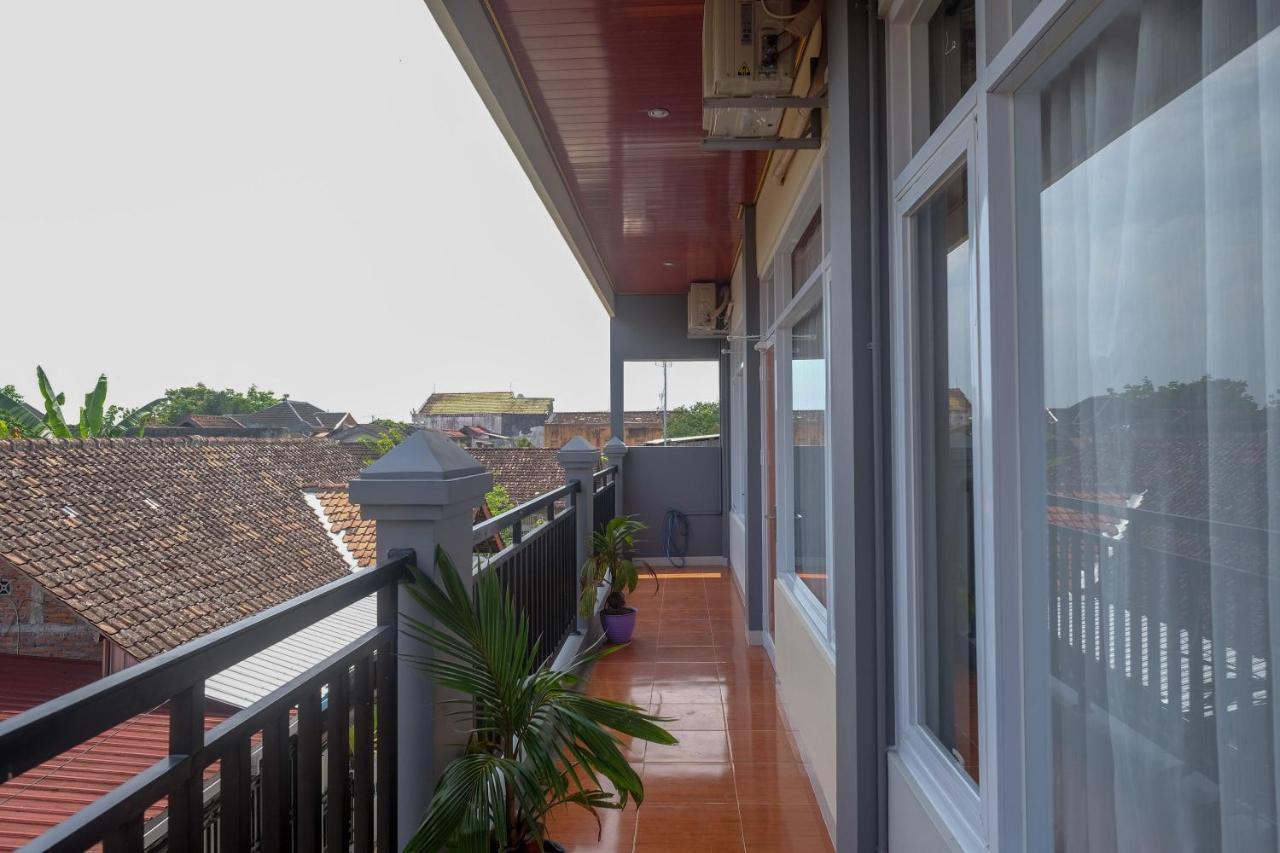 Sans Hotel Kumbang Yogyakarta By Reddoorz Eksteriør billede