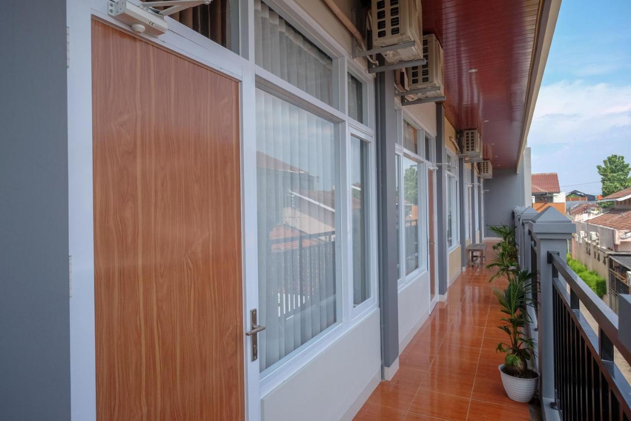 Sans Hotel Kumbang Yogyakarta By Reddoorz Eksteriør billede
