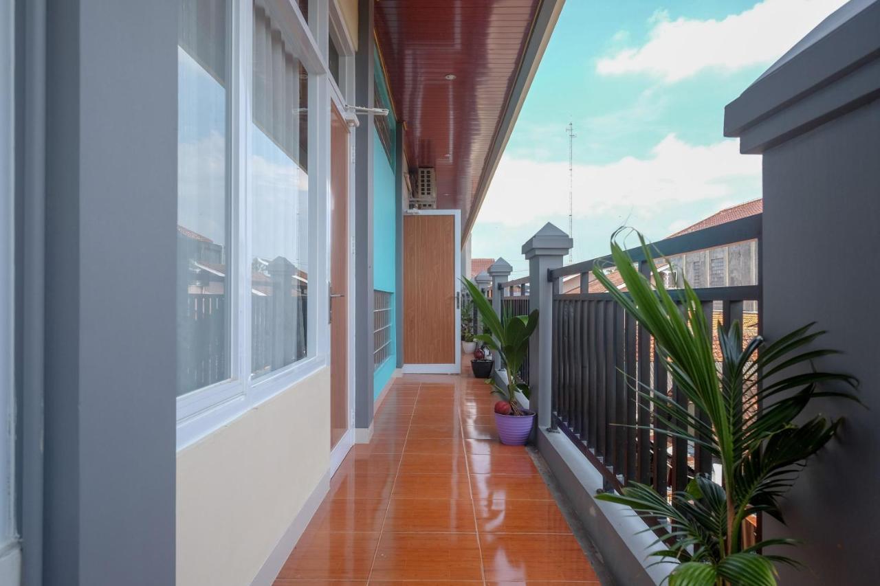 Sans Hotel Kumbang Yogyakarta By Reddoorz Eksteriør billede