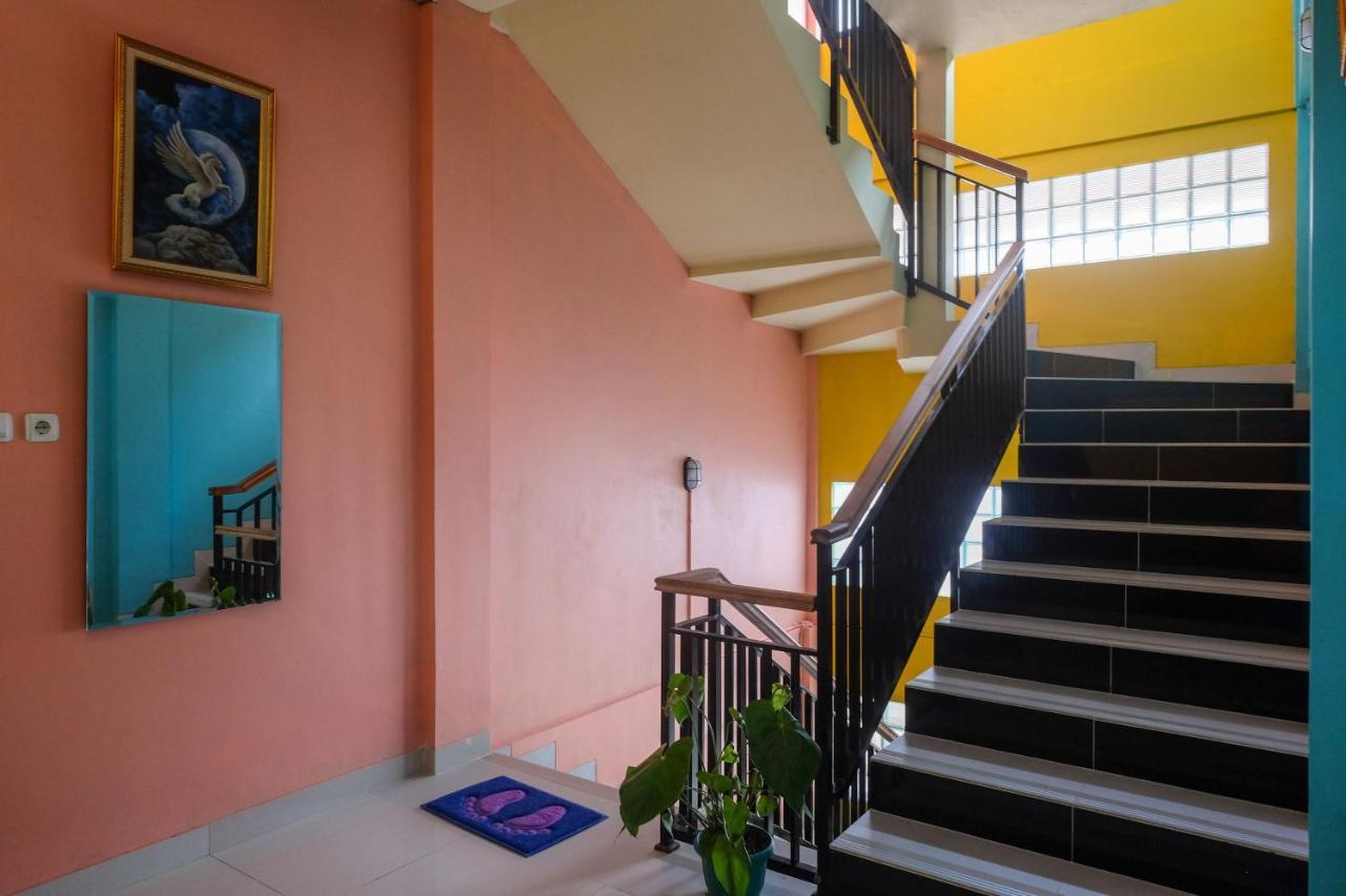 Sans Hotel Kumbang Yogyakarta By Reddoorz Eksteriør billede