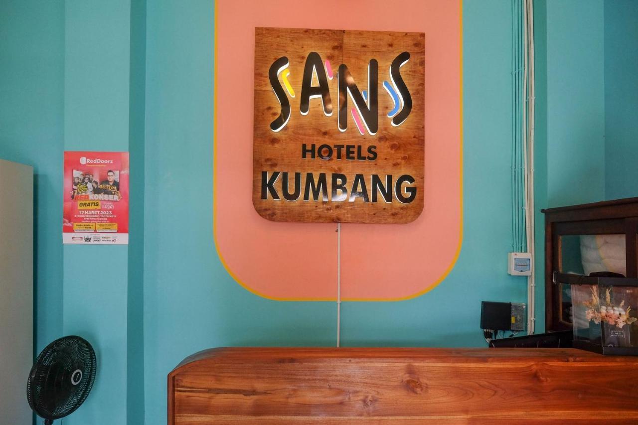 Sans Hotel Kumbang Yogyakarta By Reddoorz Eksteriør billede