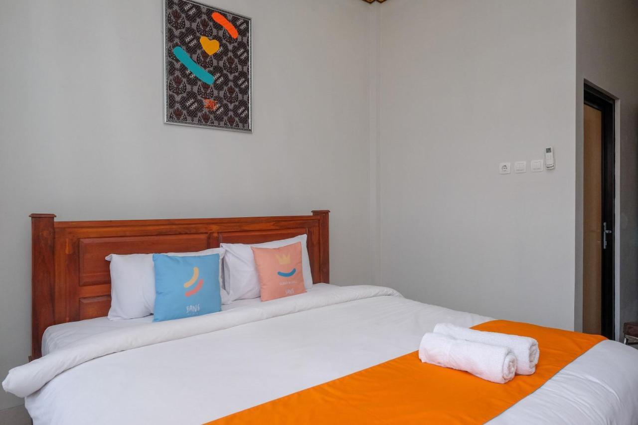 Sans Hotel Kumbang Yogyakarta By Reddoorz Eksteriør billede
