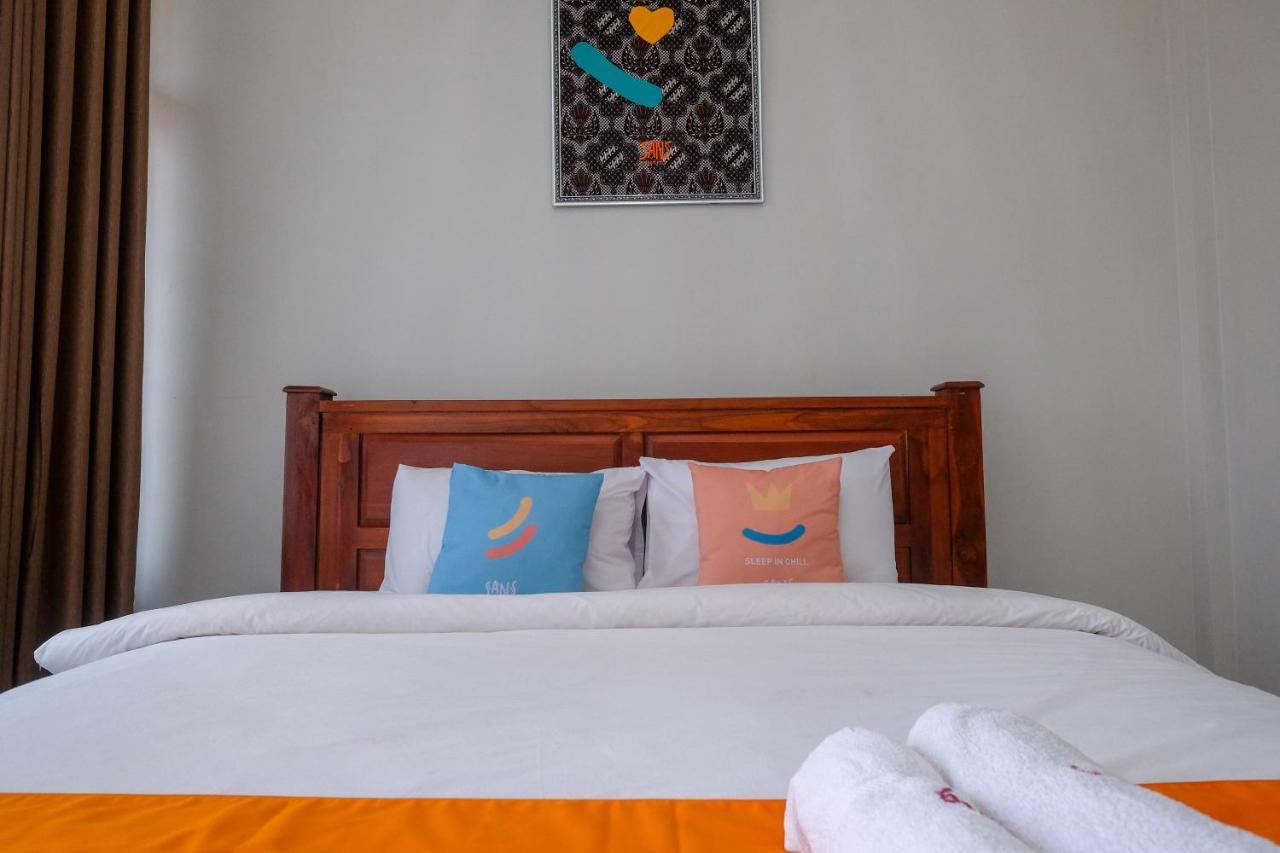 Sans Hotel Kumbang Yogyakarta By Reddoorz Eksteriør billede