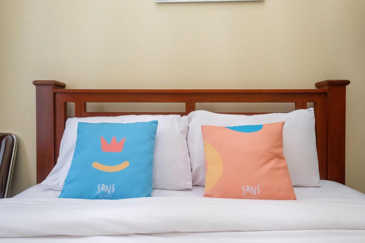 Sans Hotel Kumbang Yogyakarta By Reddoorz Eksteriør billede