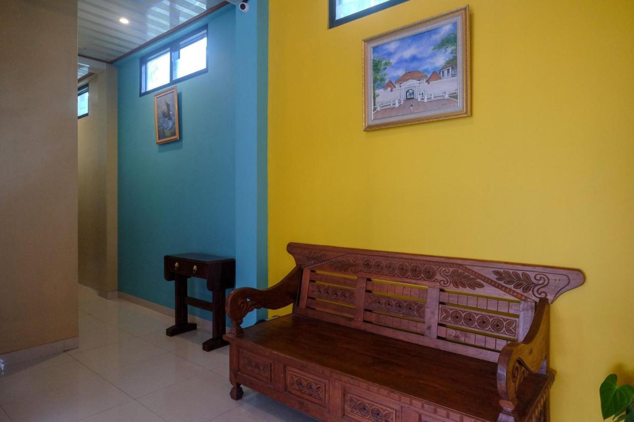 Sans Hotel Kumbang Yogyakarta By Reddoorz Eksteriør billede