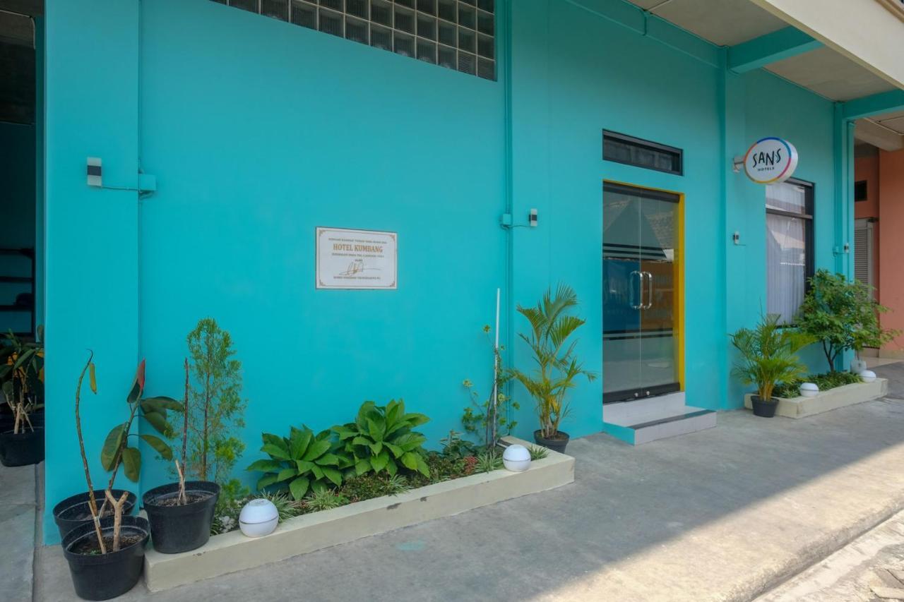 Sans Hotel Kumbang Yogyakarta By Reddoorz Eksteriør billede