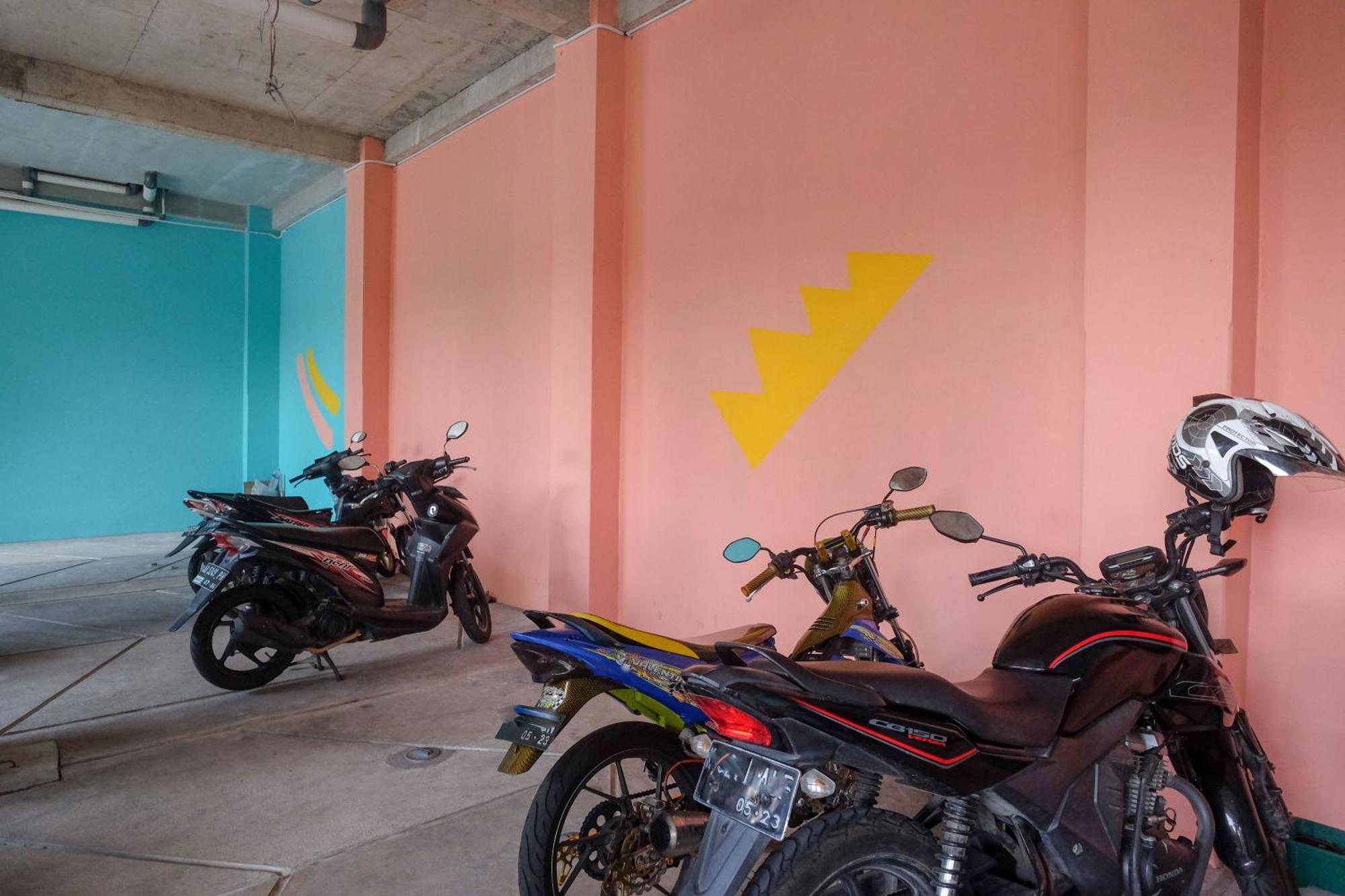 Sans Hotel Kumbang Yogyakarta By Reddoorz Eksteriør billede